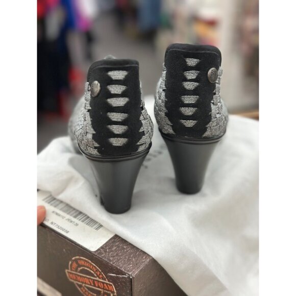 Bernie Mev Womens Silver/Pewter Woven Mesh 3" Heeled Shoes With Memory Foam Comf - Picture 2 of 7